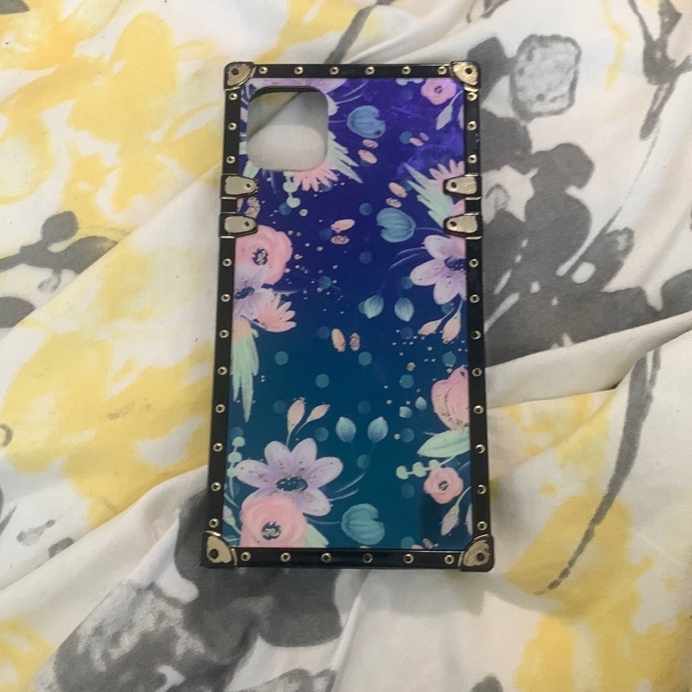 Flower IPhone 11 case